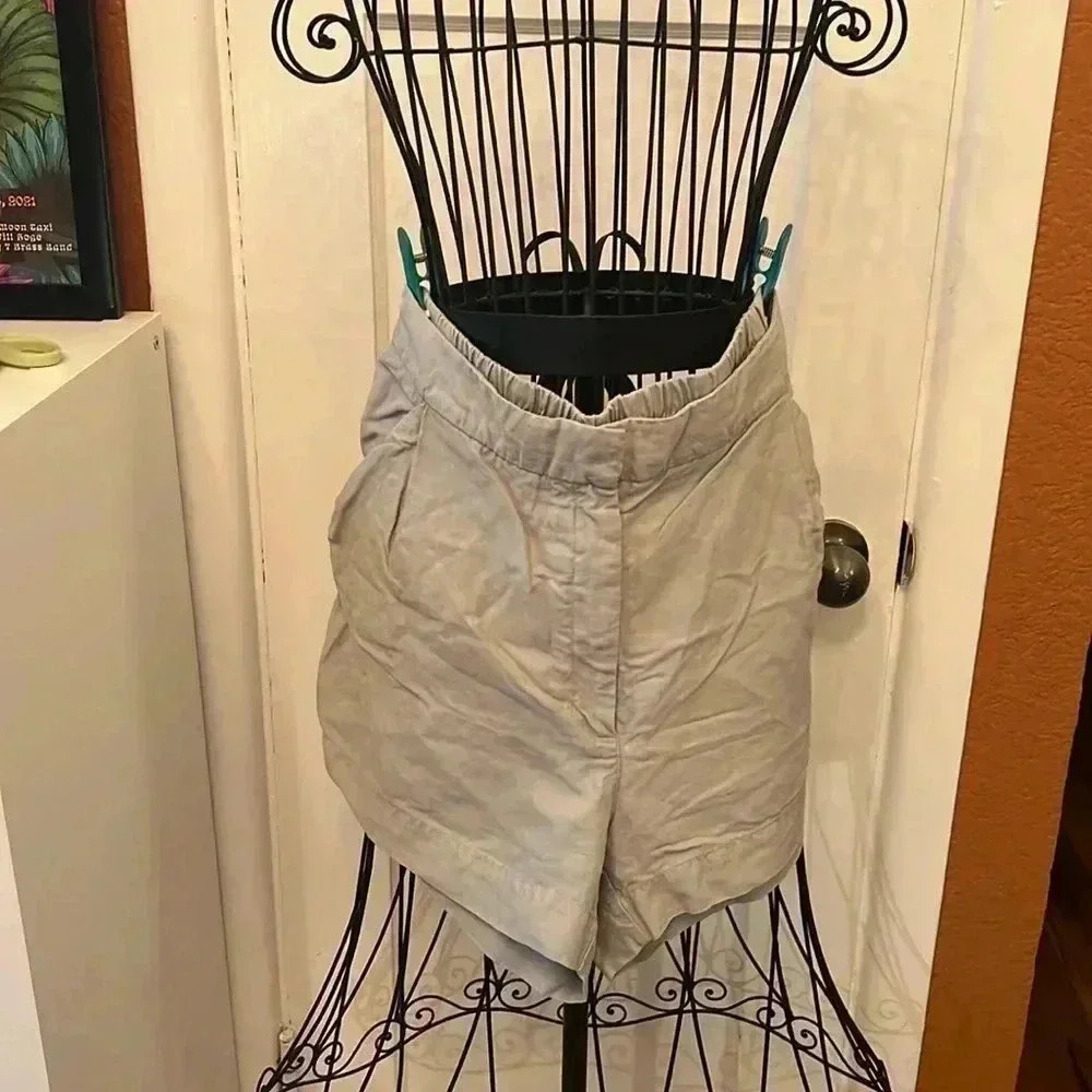 Aritzia Wilfred
Fable Linen Mid-Thigh Short-Sz 12